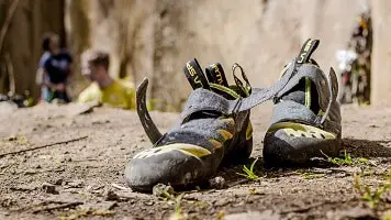 stretching synthetic climbing shoes